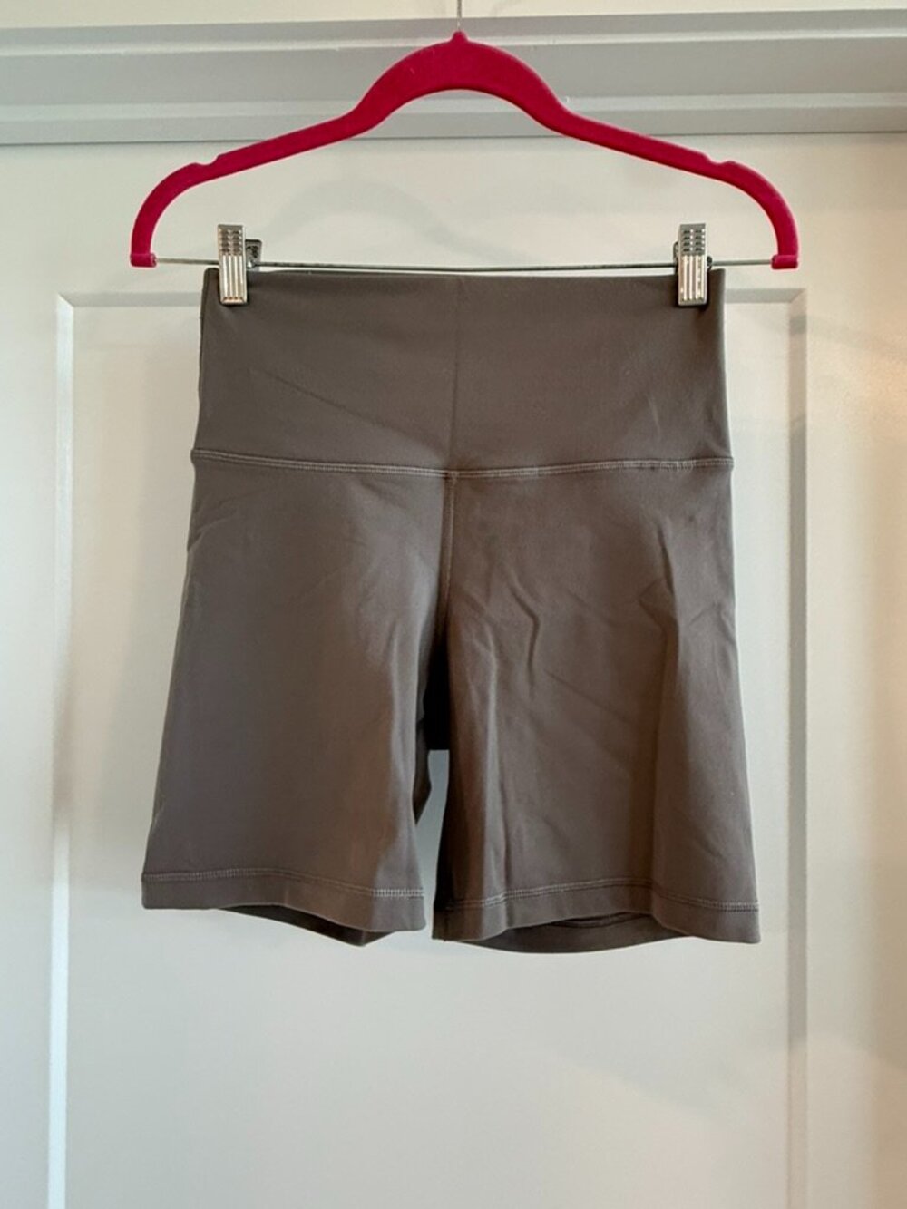 Aritzia TnAction Brown High Rise Biker Shorts Size Medium